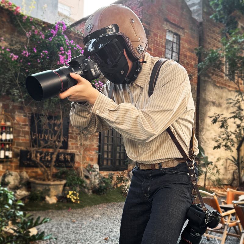 Photography Of A Man - Nowy Pasek do Aparatu z Prawdziwej